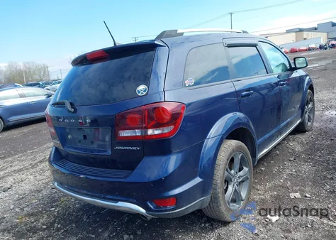 2018 Dodge Journey Crossroad z USA, uszkodzony, nr VIN 3C4PDCGG0JT517195